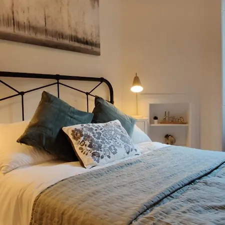 Meadowbank 3-bed Apartment *