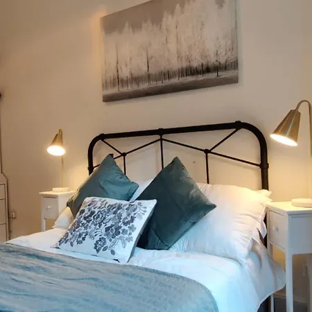 Apartment Meadowbank 3-bed *