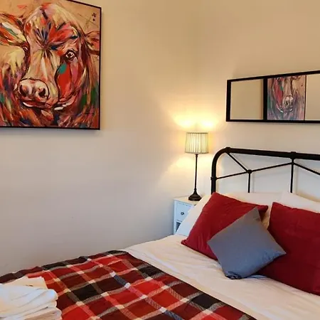 Meadowbank 3-bed Apartment