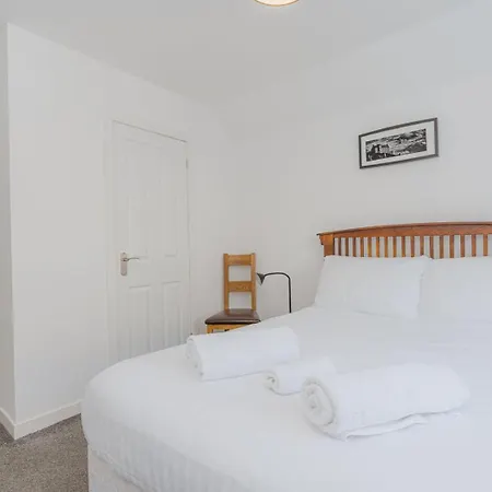 Guestready - Restful Near Castle Edinburgh