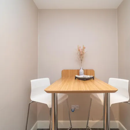 Beautiful Spacious Victorian Town House 아파트 에든버러