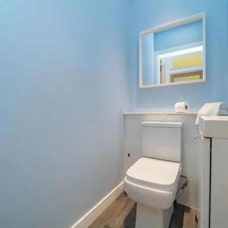 Beautiful Spacious Victorian Town House Appartement *