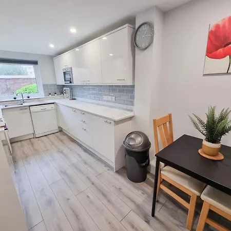 Apartamento Westfield 2 Bedroom - *