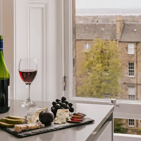Aparthotel Sonder Royal Garden Edinburgh