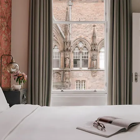 Sonder Royal Garden Aparthotel