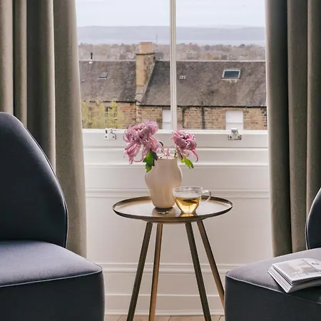 Sonder Royal Garden Aparthotel Edinburgh