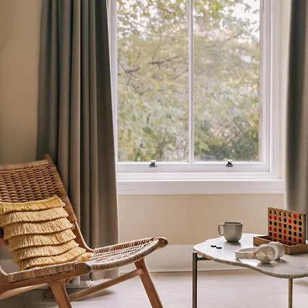 Sonder Royal Garden 4*