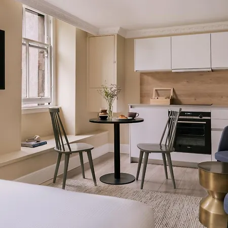 Sonder Royal Garden Aparthotel 4*