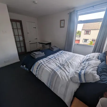 Gorgeous Full In Apartment *