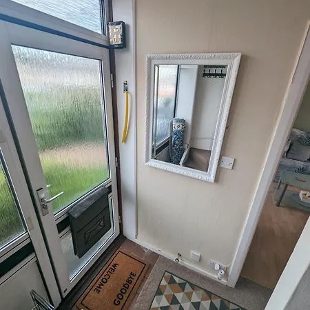 Gorgeous Full In Apartment *