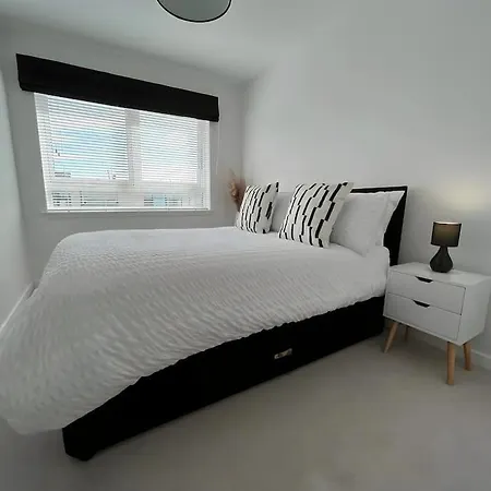 Ultra Modern 2 Bed In