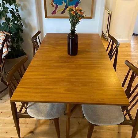Apartment 2 Bed With Garden Near Centre & Beach, Free Parking