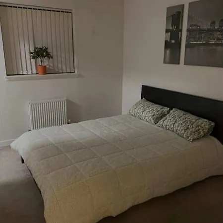 Comfy With Private Bathroom 营地 爱丁堡