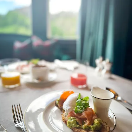 100 Princes Street 5* Edinburgh