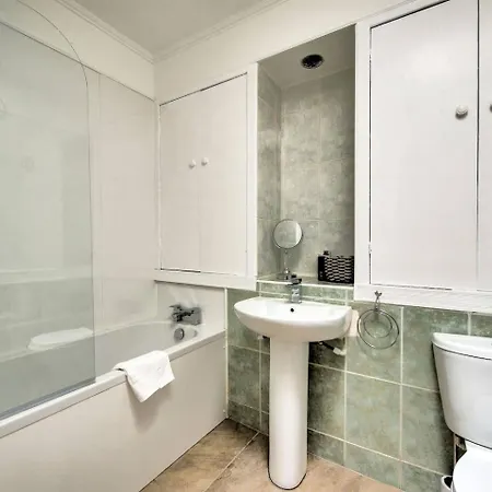 Guestready - Modern 2br On The Royal Mile!