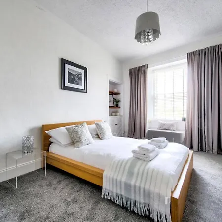 Guestready - Modern 2br On The Royal Mile! *