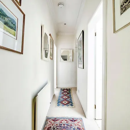 Guestready - Classic Charm Near Holyrood Park