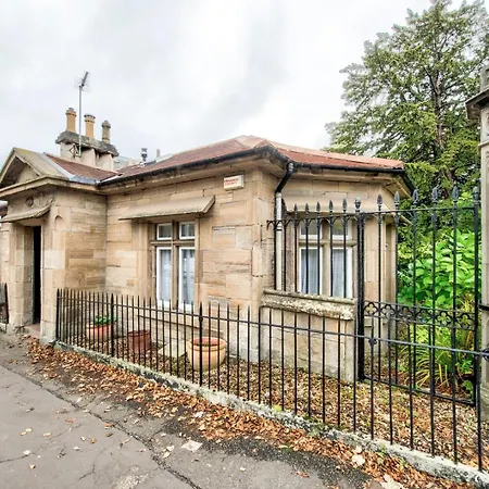 Ferienhaus Guestready - Classic Charm Near Holyrood Park
