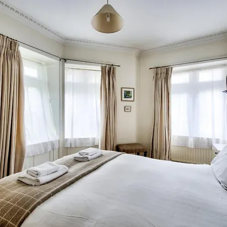 Guestready - Classic Charm Near Holyrood Park *