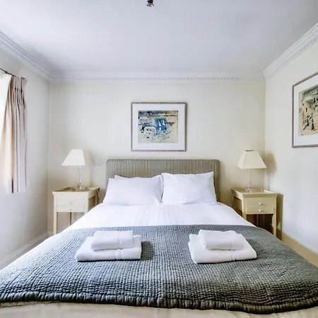 Guestready - Classic Charm Near Holyrood Park