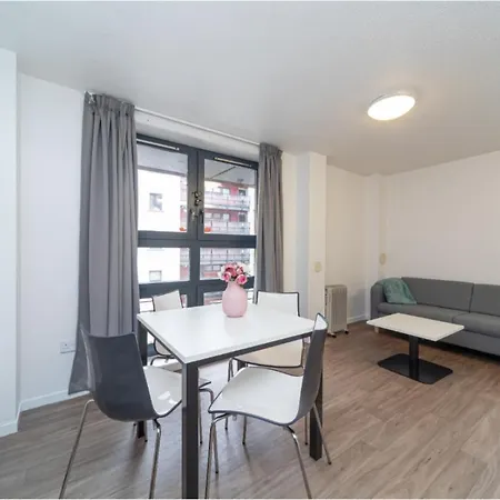 Joivy Affordable 3,4,5 And 12 Bed Private Flats Next To Royal Mile (adults Only) Apartment