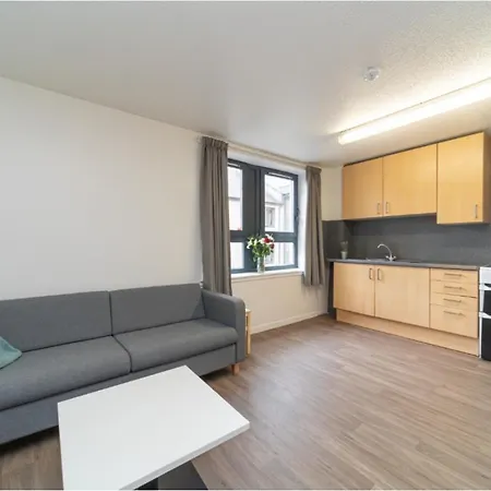 Joivy Affordable 3,4,5 And 12 Bed Private Flats Next To Royal Mile (adults Only) * Edinburgh