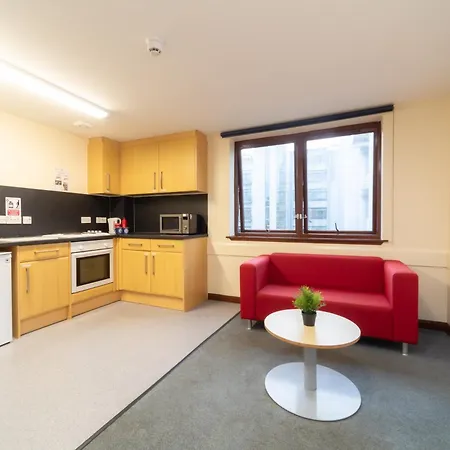 Joivy Economy 4 And 5 Bed Flats, Close To Old Town And Royal Mile - Adults Only *