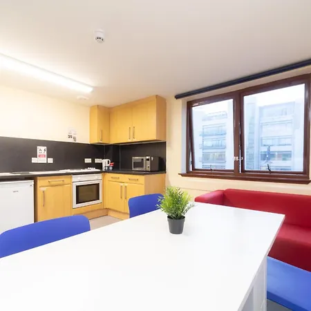 Joivy Economy 4 And 5 Bed Flats, Close To Old Town And Royal Mile - Adults Only *