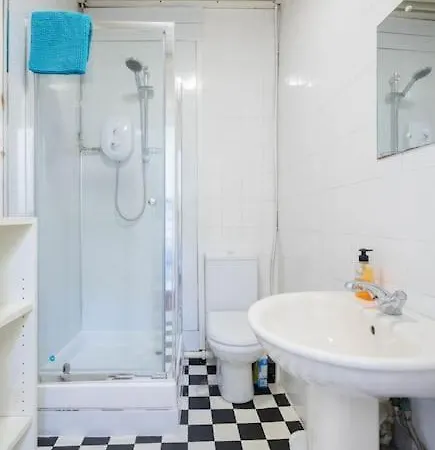 Holiday home Central Claremont Townhouse *