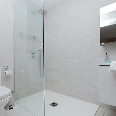 Stylish Centre 2 Bed House - Amazing Location Edinburgh