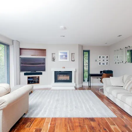 Daire Stylish Centre 2 Bed House - Amazing Location