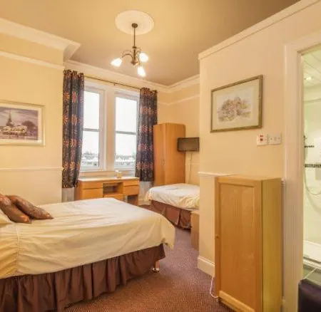 Brae Pensionat 3*