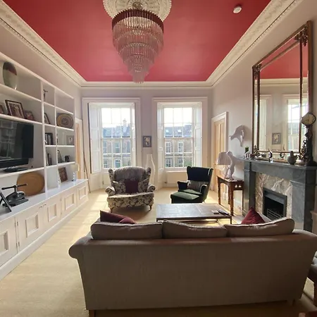 Georgian 4 Bedroom 3 Bathroom New Town Edinburgh