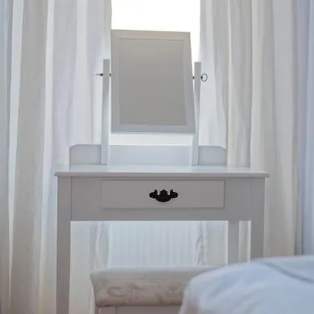 Cosy And Chic, Quiet In Leith Apartment *
