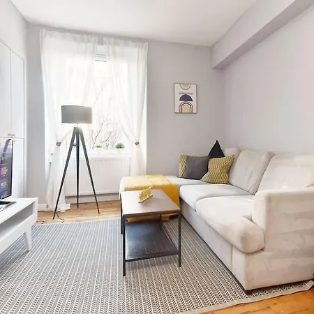 Cosy And Chic, Quiet In Leith Apartment *