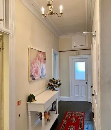 Large 5 Bedroom Flat In Marchmont Apartment Edinburgh
