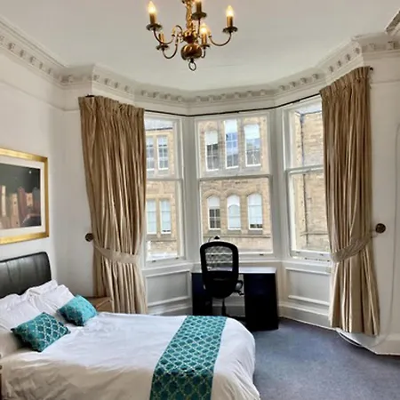 Large 5 Bedroom Flat In Marchmont Apartment *