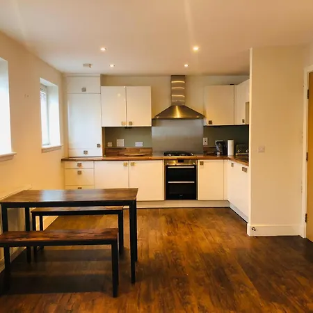 Stunning 2 Bedroom Flat In * Edinburgh