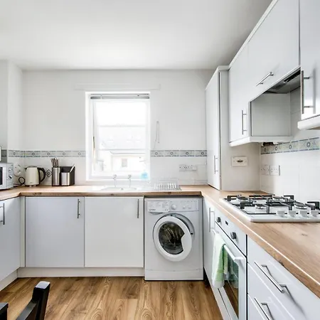 Guestready - Stylish W/ Parking Near *