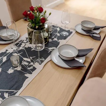 The Gait At Hill Square *