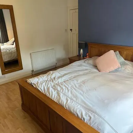 Beautiful Family With Golf *