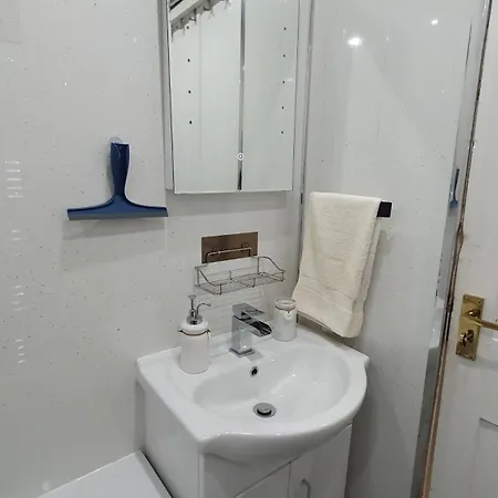 アパート Beautiful Ground Floor Flat Near Haymarket