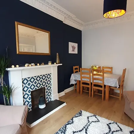 Beautiful Ground Floor Flat Near Haymarket Апартаменты Эдинбург