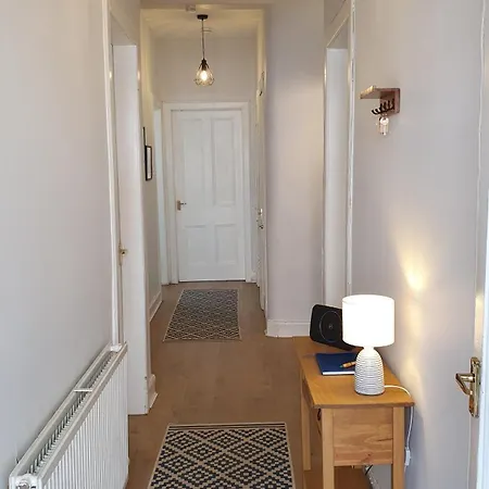 Beautiful Ground Floor Flat Near Haymarket * エディンバラ