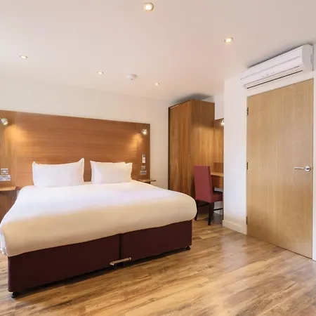Holyrood Apartahotel