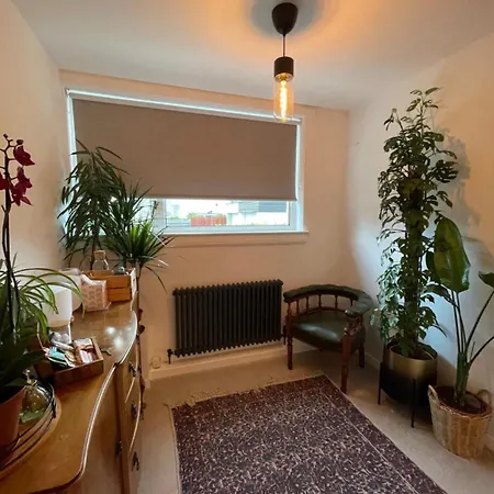 Private With Separate Shower And Free Parking