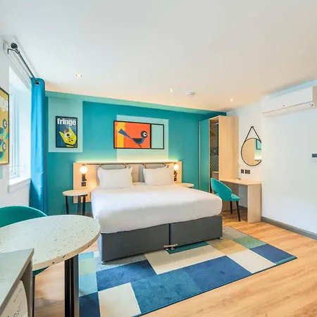 Holyrood Apartahotel