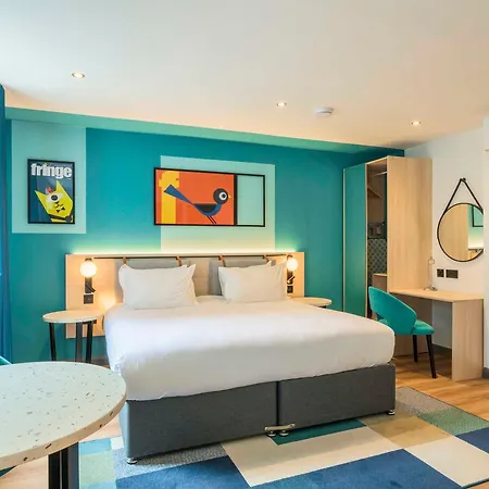 Holyrood Apartahotel 4*