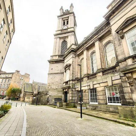 Guestready - Beautiful New Town Studio, With Patio