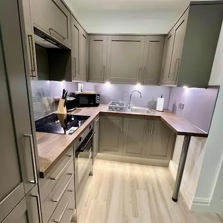 Апартаменты Upper Grove 2 Bedroom - *